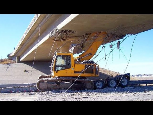 Extreme Dangerous Heavy Equipment Excavator Operator Skills - TOTAL IDIOTS AT WORK