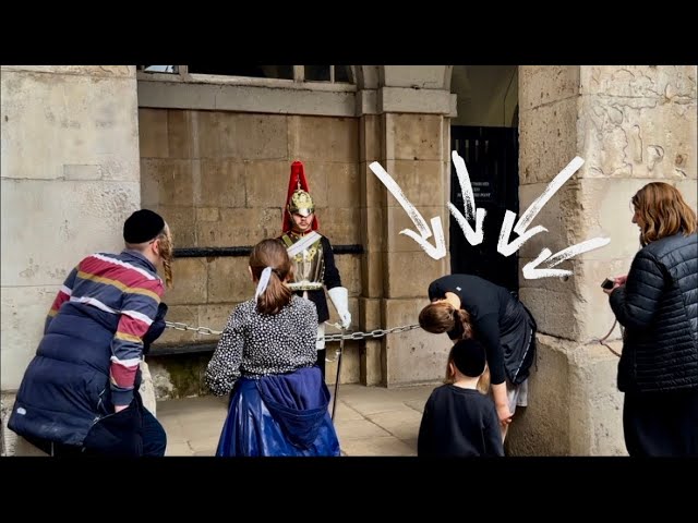 RUDE YOUNG TEENS, SHOCKING Behaviour when they visit the horse GUARDS!