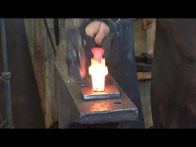 Forging simple hardies for the blacksmith shop - tool making