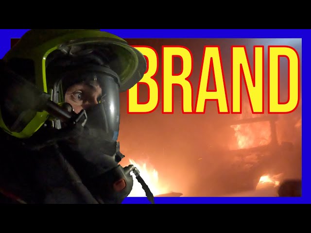 Car garage fire - VOLUNTEERS DUTCH FIREFIGHTERS -