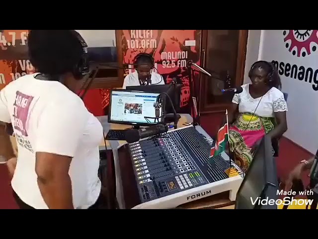 Mama Burudisho Akiperform Live Ndani ya Msenangu FM
