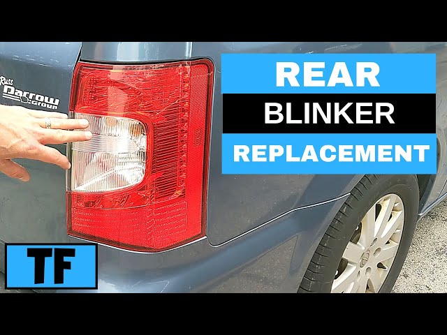 TURN SIGNAL REAR BLINKER LIGHT REPLACEMENT CHANGE - 2012 Chrysler Town and Country Minivan (Easy!)