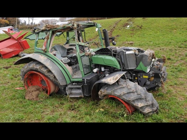 Wow!! What Is A Tractor Driver Doing!? A Situation That Is Out Of Control! John Deere's Tractor In T