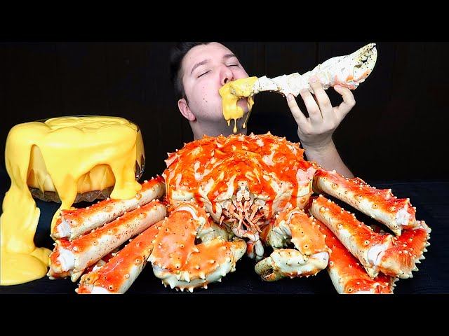 Cheesy Sauce Whole King Crab • MUKBANG
