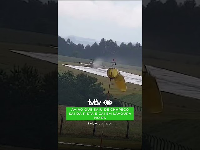 Avião que saiu de Chapecó sai da pista e cai em lavoura