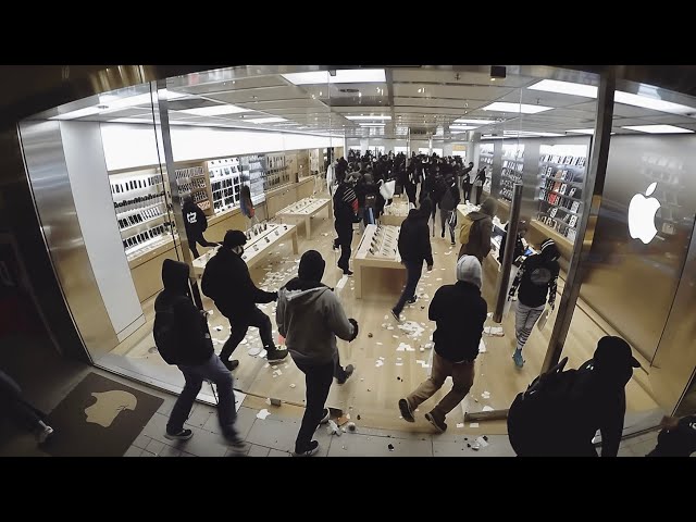 It Begins… Entire NYC Mall Closes Over Theft