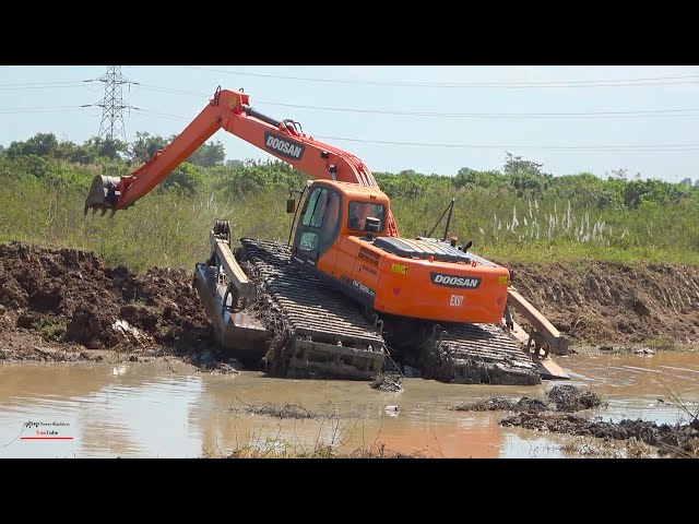 Wow Long Arm Digging Restoration Mud Operating With Excavator Doosan DX225lca