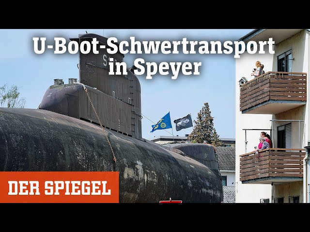 Spektakulärer Schwertransport in Speyer: Sonntagsspaziergang mit U-Boot | DER SPIEGEL