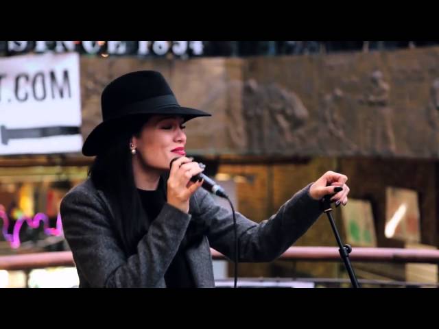 Jessie J - Price Tag (Acoustic in Camden) for Transmitter Live