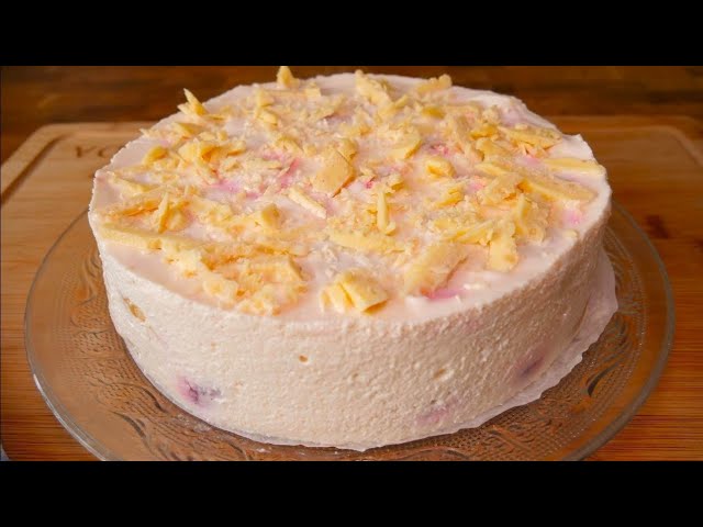 Creamy strawberry cheesecake in 5 minutes! 😍 So easy & delicious!!