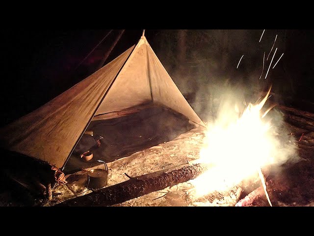 -20⁰ Winter Bushcraft - Tarp Camp with Wool Blankets & Long Fire
