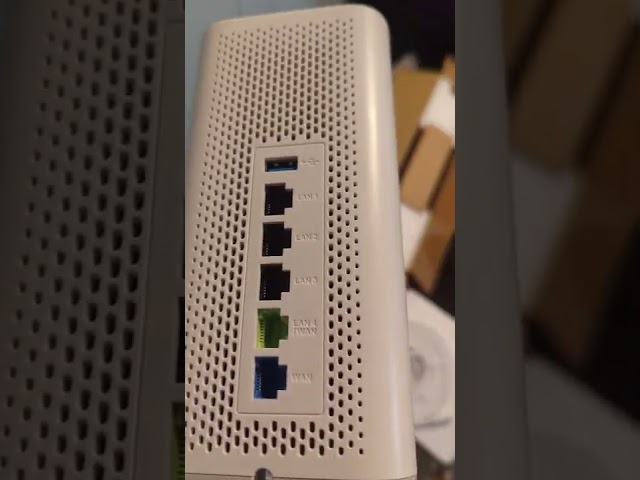 Quick look at the new GWN7062 router from Grandstream.