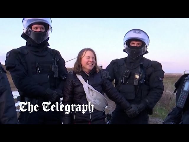German police accused of 'Greta Thunberg photoshoot' during coal mine demonstration