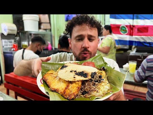 Tasting STREET FOOD in Costa Rica | Simply delicious! 🇨🇷
