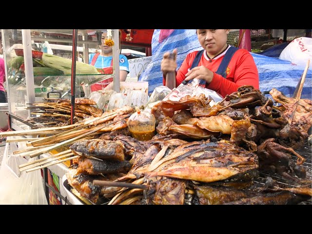 The Last Wet Market in Bangkok, Thailand. Street Food, Meat, Fish and more in Khlong Toei