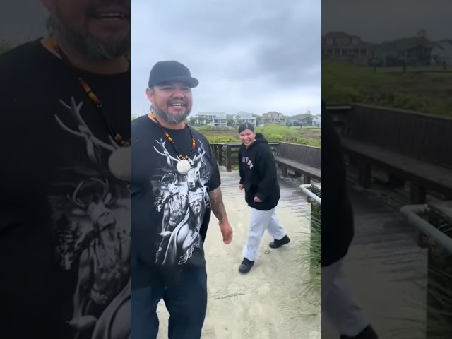 Family from Oklahoma sees ocean for first time and it’s epic 🥹❤️￼