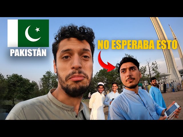We caused FUROR in the STREETS OF PAKISTAN 🇵🇰 (I didn't expect THIS)