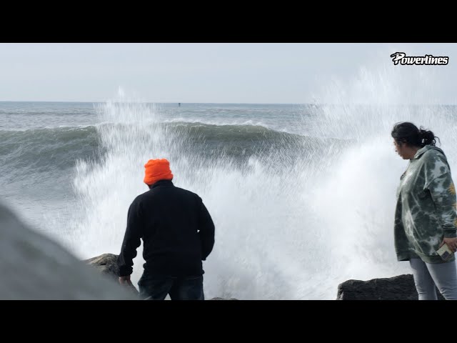 Tsunami from Tonga reaches Pillar Point, California (Live Audio)