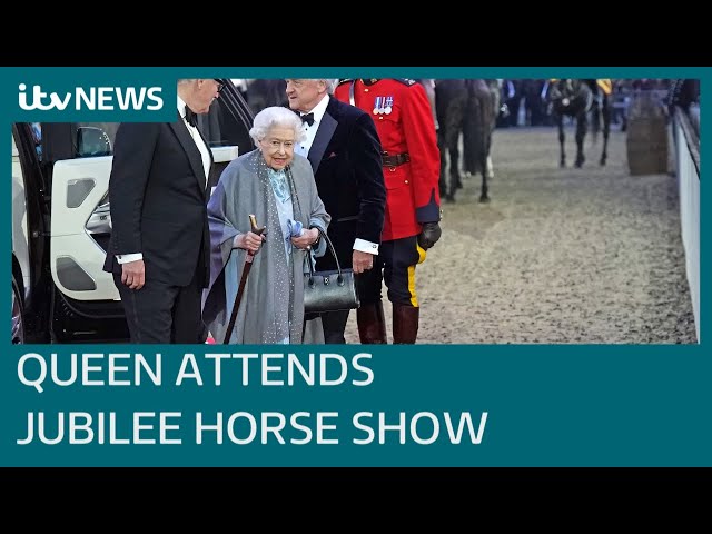 Queen receives standing ovation at Jubilee equestrian show I ITV News