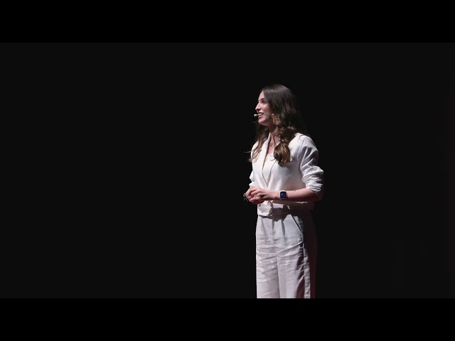 كبرت البنوتة | سارة خصاونة | TEDxAlWeibdeh