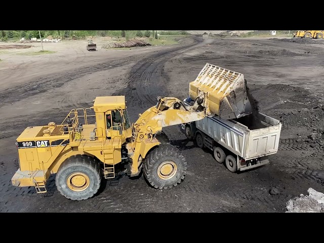 Caterpillar 990 Wheel Loader Loading Coal On Trucks & Operator View - Ektor Epe
