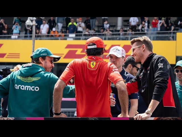 Max Verstappen chilling with Fernando Alonso | Driver's Parade Behind the scenes #JapaneseGP