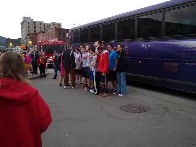 Olean Huskies Leave for 2012 NYS Championship