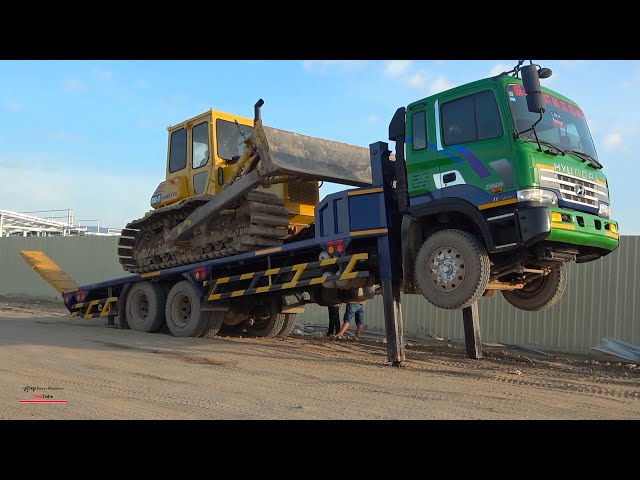Great Safety Bulldozer Unloading On Truck Trailer & Operating Jobs with Truck Dumper