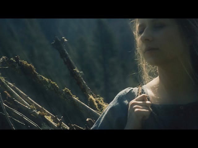 Cân Bardd - Une Couronne de Branches (Official Music Video)