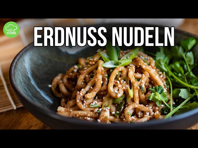 Gebratene Nudeln mit Erdnuss-Sauce (in 10min!)