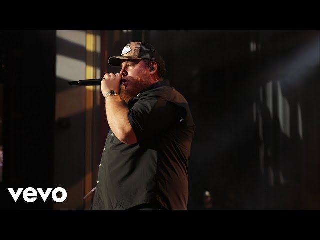 Luke Combs - What You See Is What You Get (Live)