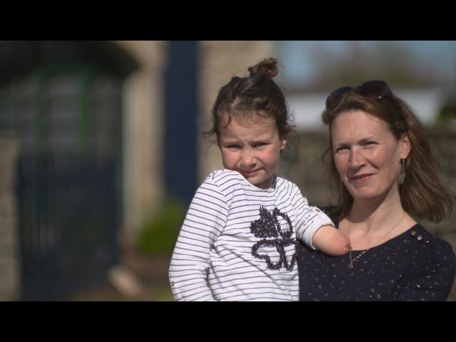 Babys ohne Arme: Rätsel um Neugeborene in Frankreich (SPIEGEL TV für ARTE Re:)
