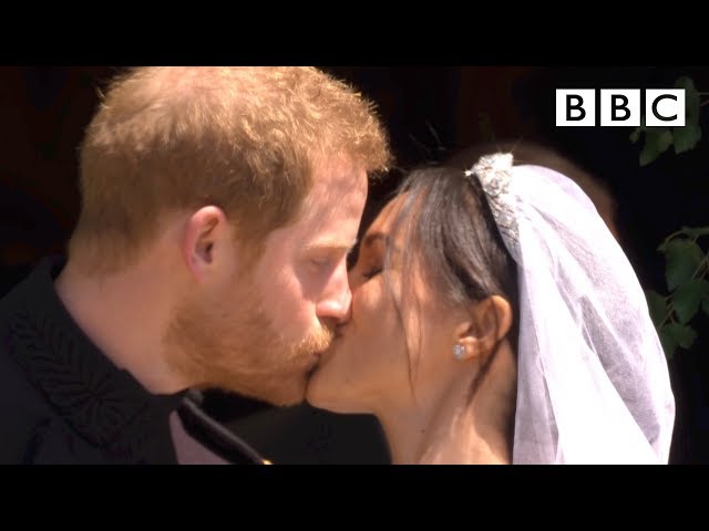 First kiss, epic carriage ride! | Prince Harry and Meghan Markle - The Royal Wedding - BBC