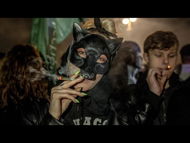 Berliner Cannabisfreunde feiern die Freigabe von Hanf