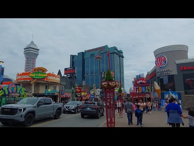 🇨🇦 World Famous Street Of Fun By The Falls | Clifton Hill | Niagara Falls, Canada | May 4, 2024