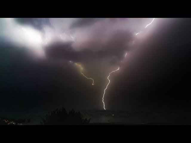 Huawei P30 Pro in a Thunderstorm catching Lightning (works for any 4K smartphone)