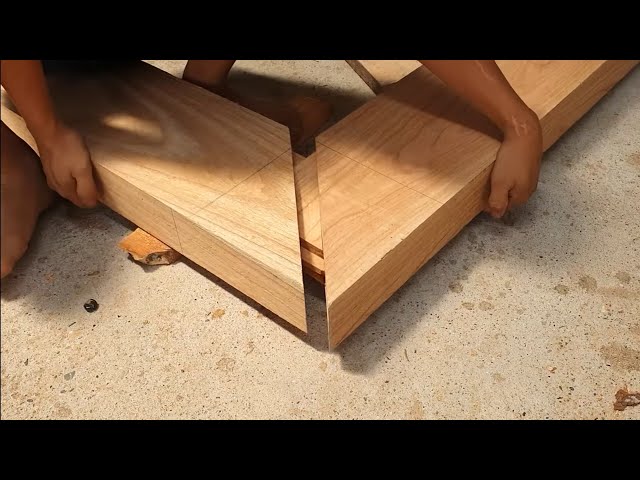 Amazing Wood Joints Techniques Of Carpenter // Making Simple Hand Cut Mitred Dovetails