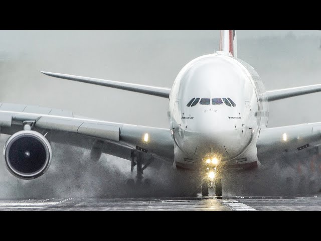 AIRBUS A380 LANDING ON A WET RUNWAY + BOEING 757 smokey CROSSWIND LANDING (4K)