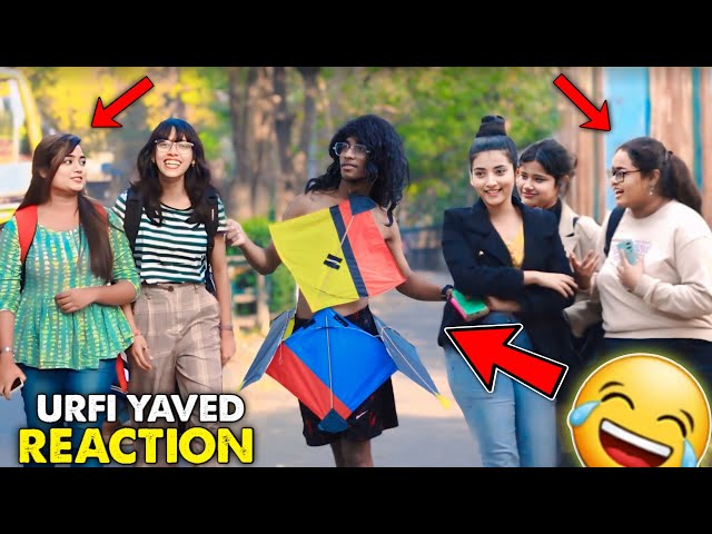 Urfi Yadav Funny Prank La La La La La Song / Walking Ladies Style 🤭🤣 || Epic Reaction Prank