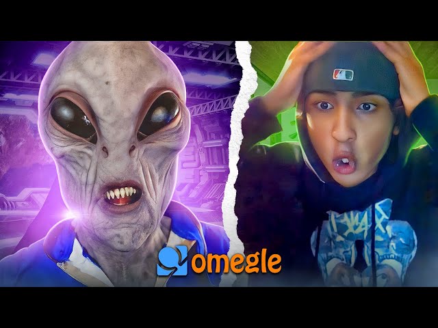 Alien jump scares people on Omegle