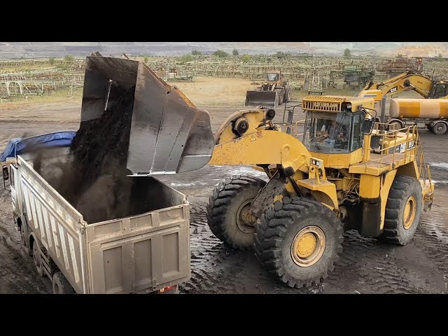 Amazing Caterpillar 990 Wheel Loader Operators Loading Trucks, 70 Minutes - Mega Machines Movies