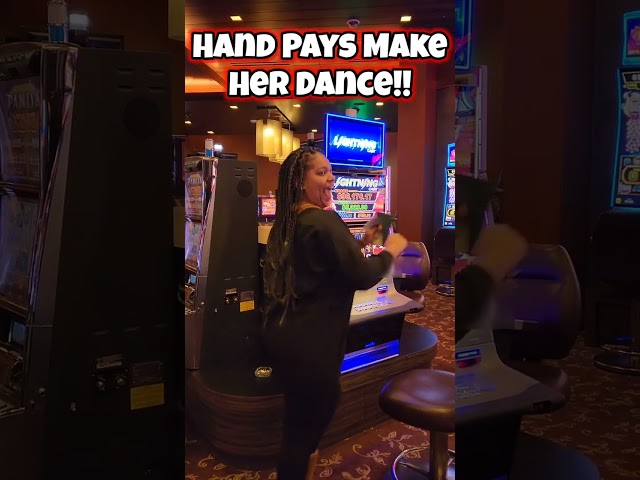 Hand Pays Make Her Dance!! 🎰💃🏽