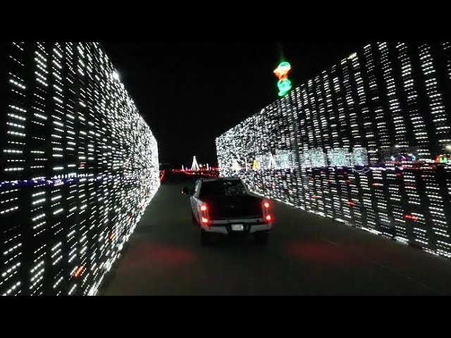 Flying FPV through Christmas Nights of Lights 2022