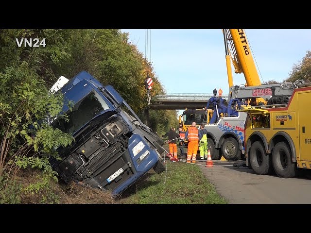 08.11.2019 - VN24 - truck accident on A1 - complicated recovery takes hours