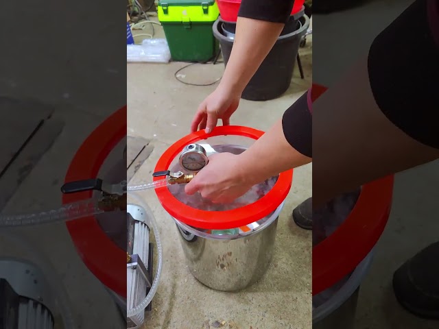 Vacuum casting chamber - unpacking and testing