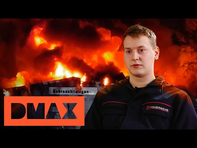 Loderndes Inferno in der Autowerkstatt | 112: Feuerwehr im Einsatz | DMAX Deutschland