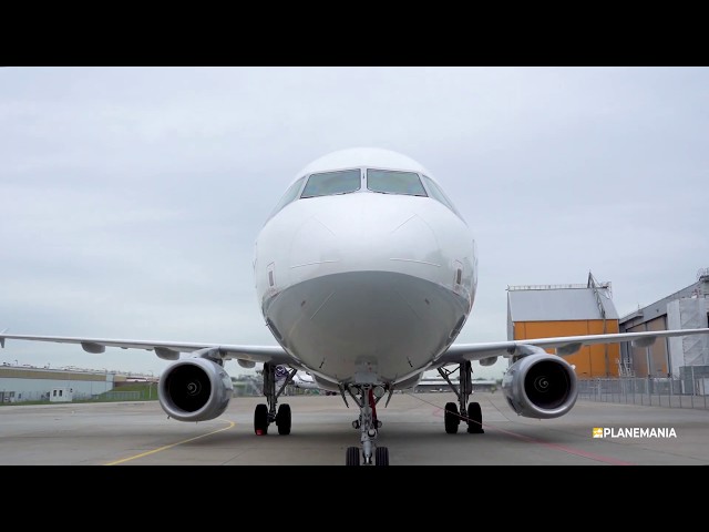 Airbus A321-200 Full Engine Starting Up