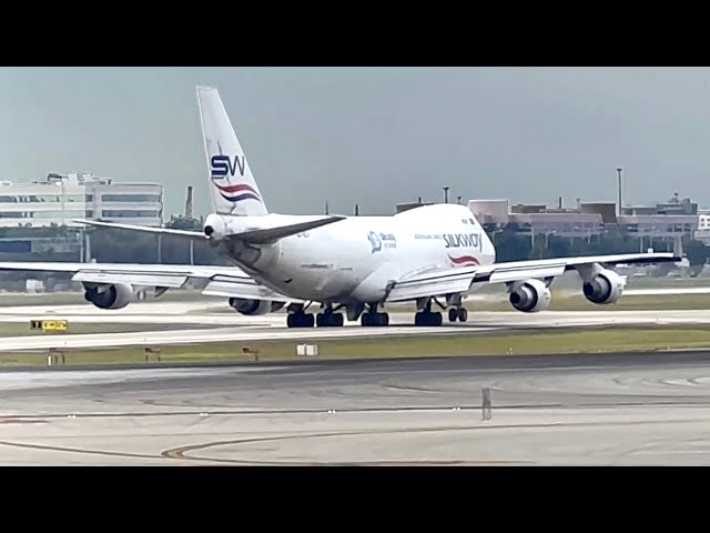 747 Engine Explodes On Takeoff