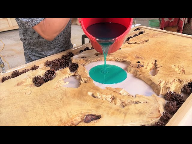 The Unique Combination Of Wood And Epoxy Glue // The Most Gorgeous Table Ever By A Skilled Carpenter