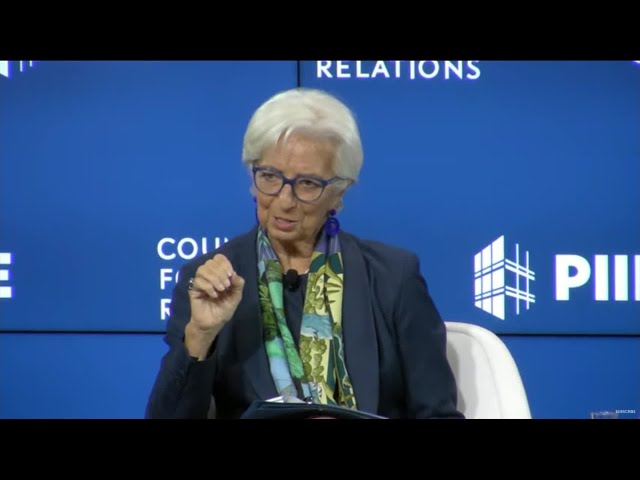Lagarde Says ECB Looks Very Carefully at Exchange Rates